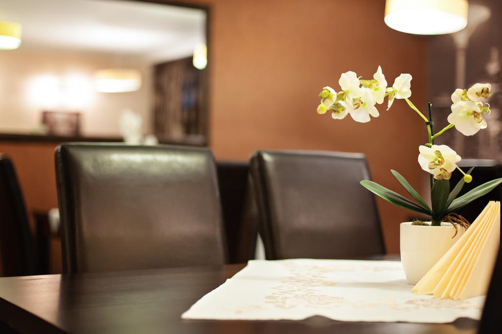 Hotel Willa Adriana Plock Bagian luar foto
