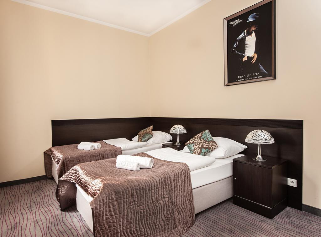 Hotel Willa Adriana Plock Bagian luar foto