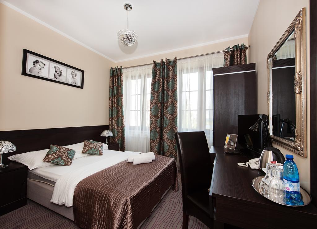 Hotel Willa Adriana Plock Bagian luar foto